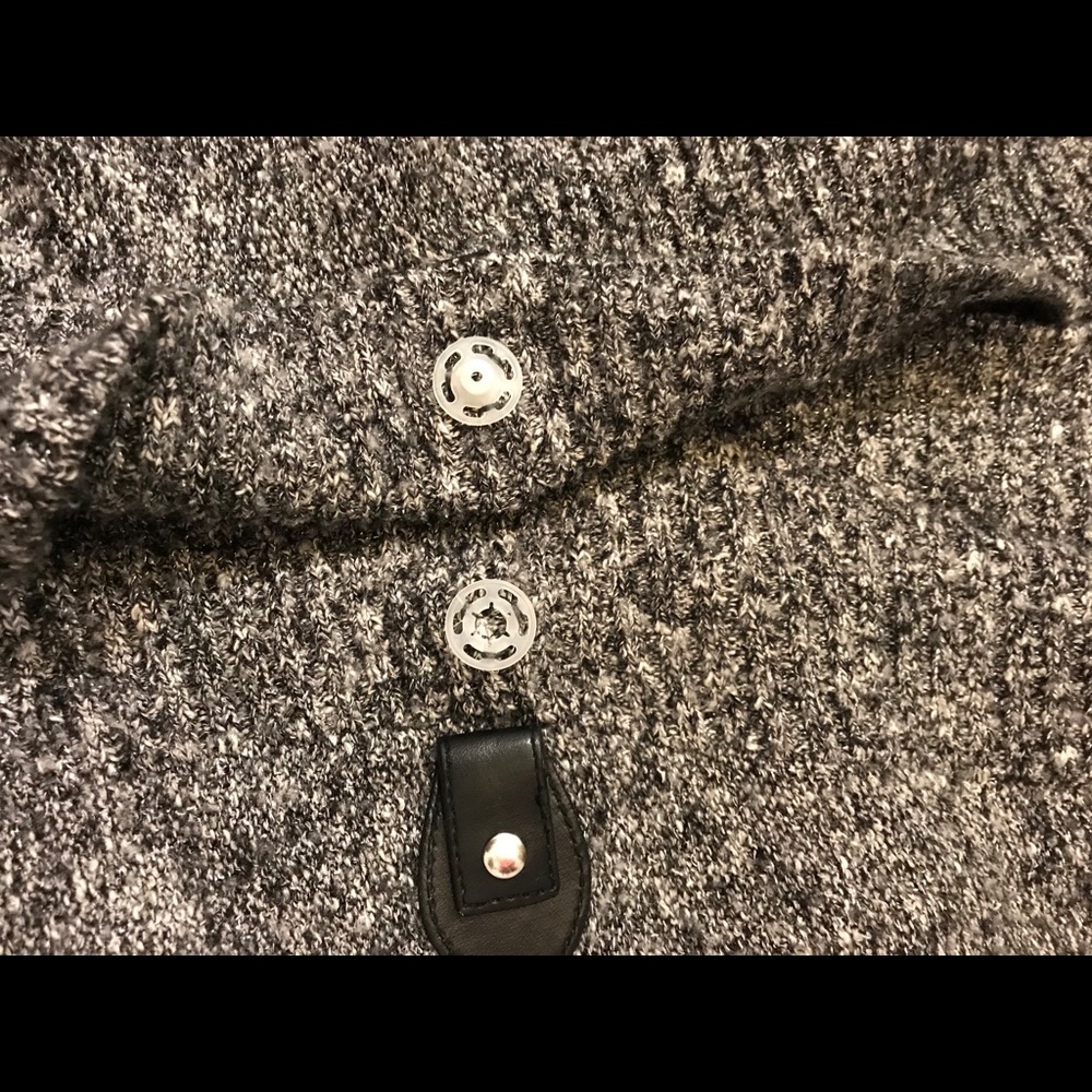 Gray sweater - Picture 5 of 5